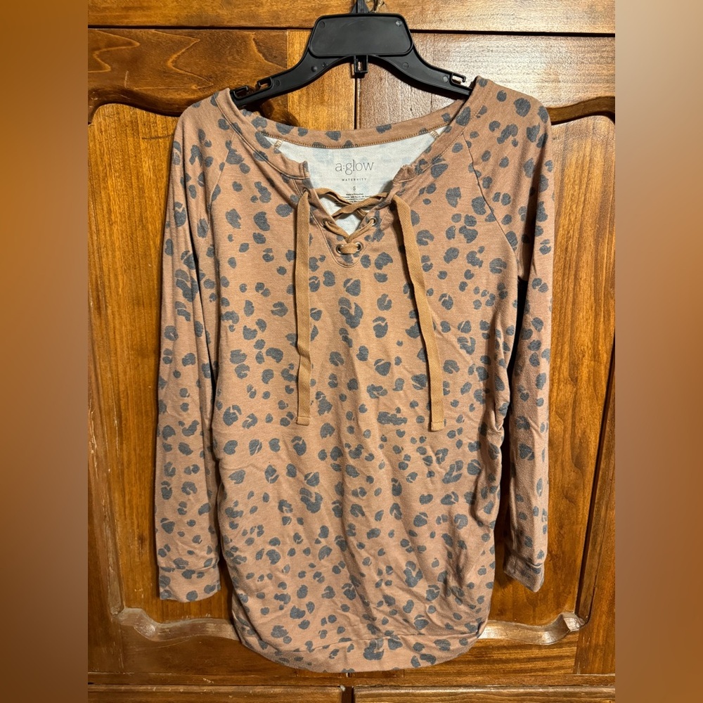 A•GLOW Maternity Longsleeve Sweatshirt - Size Small
